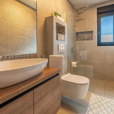 Luxury David Zadar, *