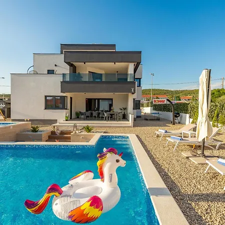 Luxury David Zadar, Vila