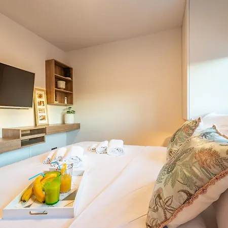 Luxury David Zadar, *